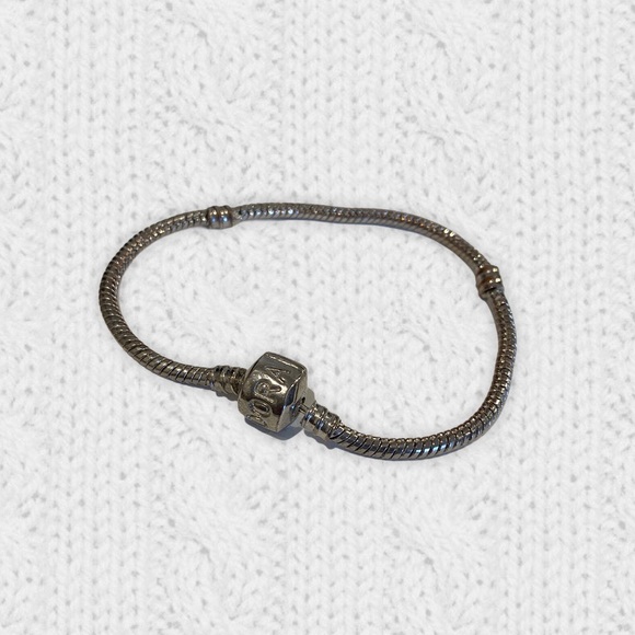 PANDORA | SILVER LINK CHARM BRACELET
